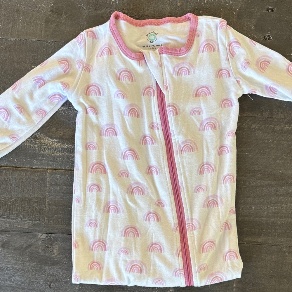 DREAMLAND BABY Pink and White Rainbow Baby Bamboo Cotton Onesie Pajamas